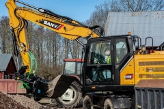 Kolesové rypadlo SANY SY155W